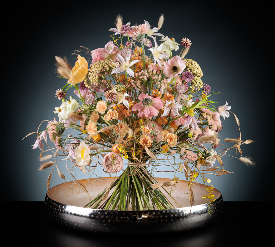 Levitating bouquet