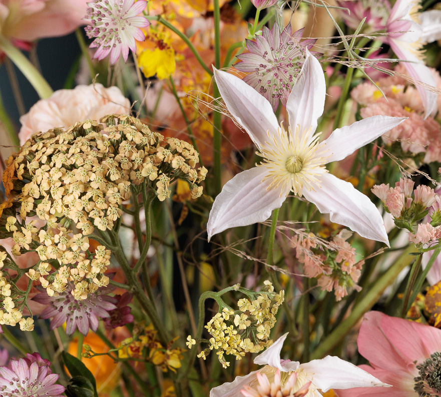 Levitating bouquet